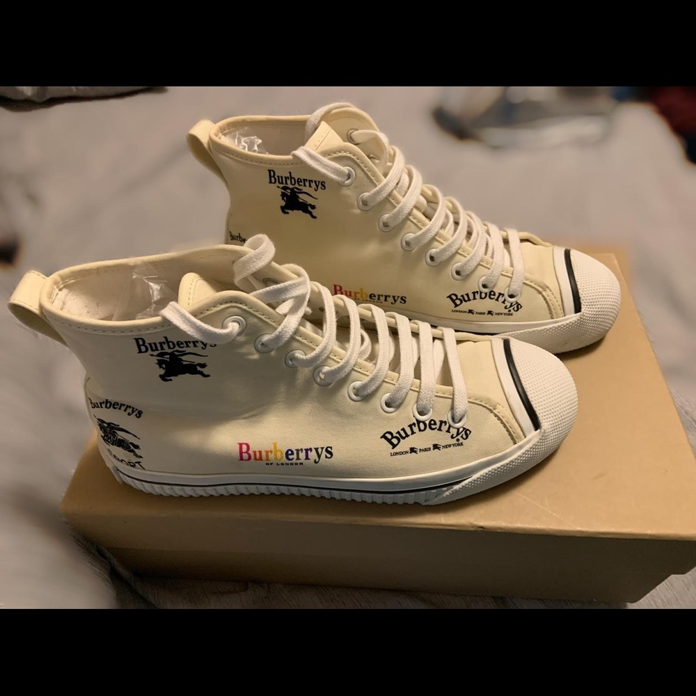 Authentic Burberry Sneakers Size US8